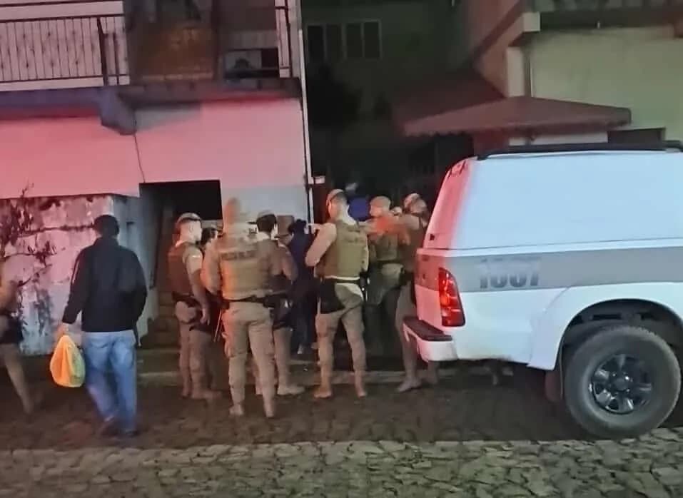 Motoristas cansados de golpes fazem justiça com as próprias mãos em SC