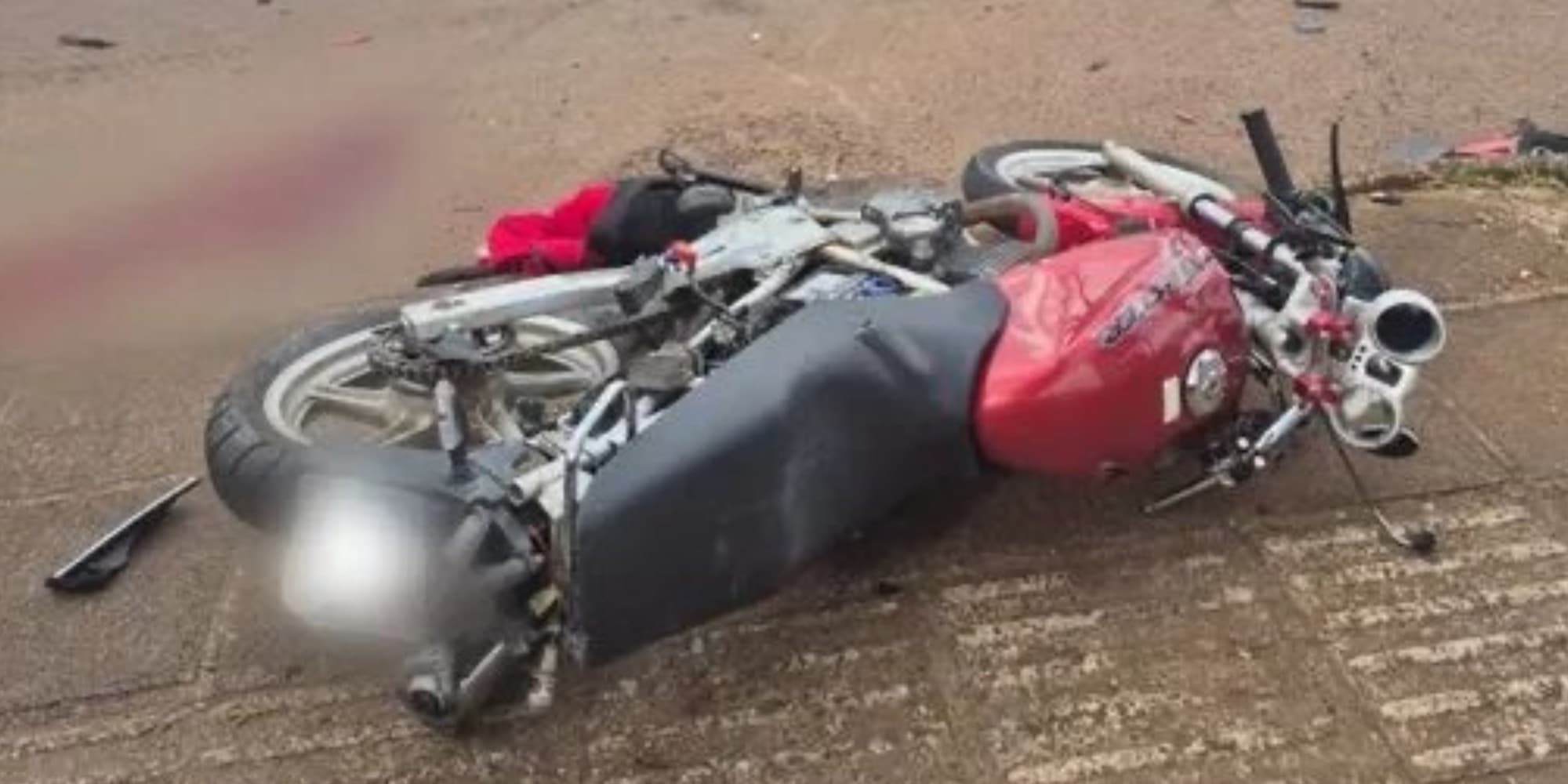 Criminoso acaba “castrado” após furtar moto e tentar fugir da PMSC: “perdeu perna e órgãos genitais”