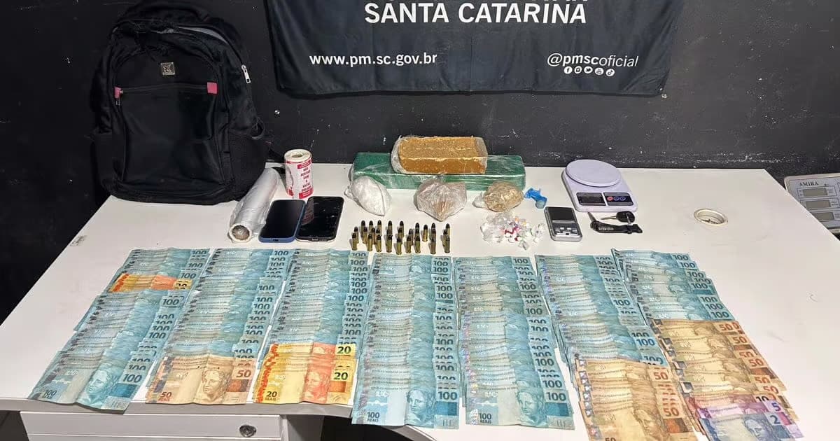 Kawasaki usada no tráfico é apreendida com drogas e R$ 22 mil em Itajaí