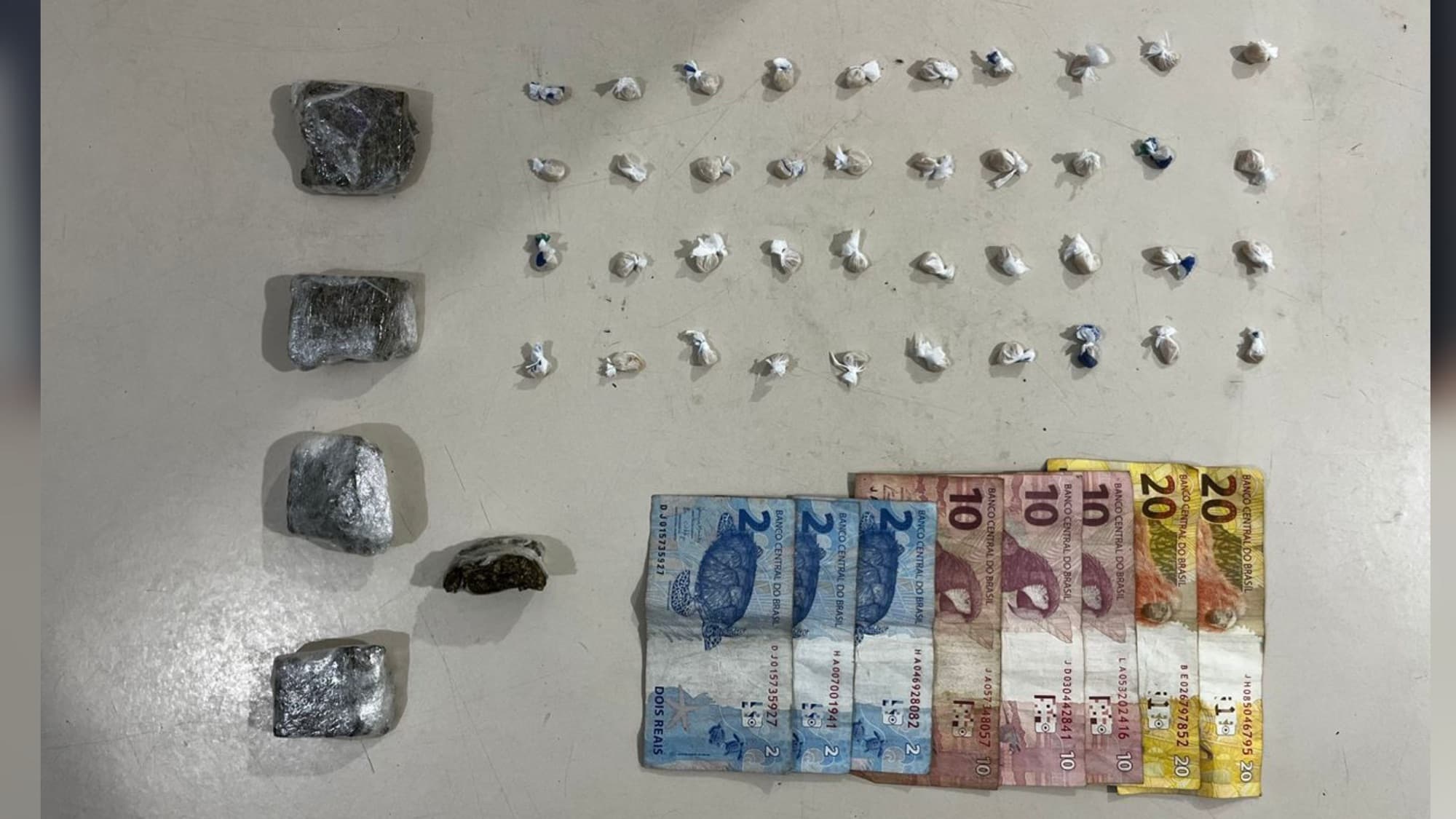 Preso pela terceira vez no ano: jovem é flagrado com crack e maconha em Itapema