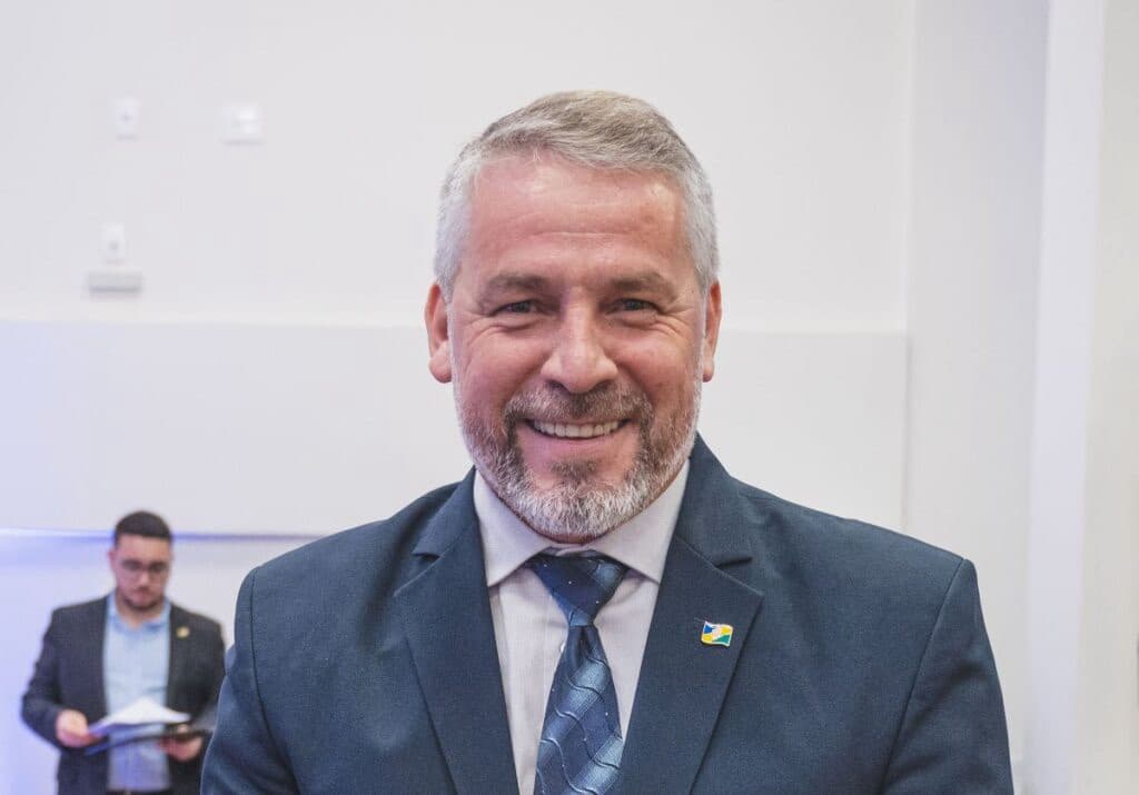 Prefeito Salmir da Silva se filiará ao Republicanos e concorrerá a deputado estadual em 2026