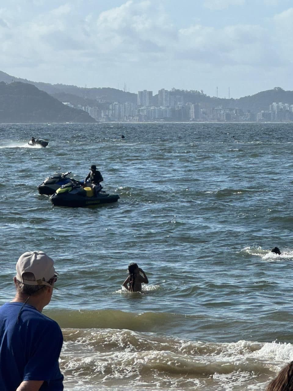 Polícia Militar fecha operação irregular de Jet Skis em Balneário Camboriú