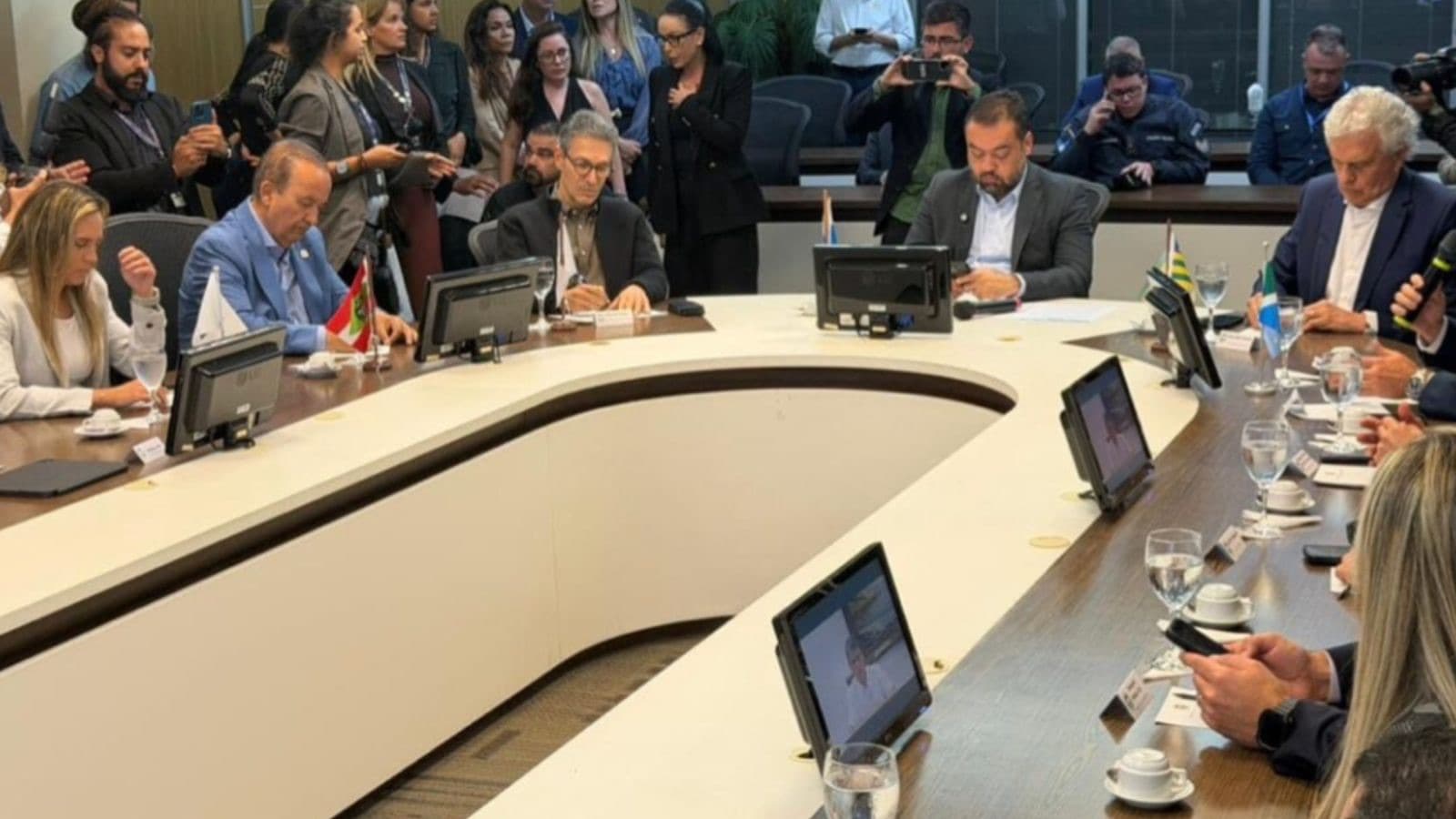 Jorginho destaca SC como exemplo em segurança pública no RJ