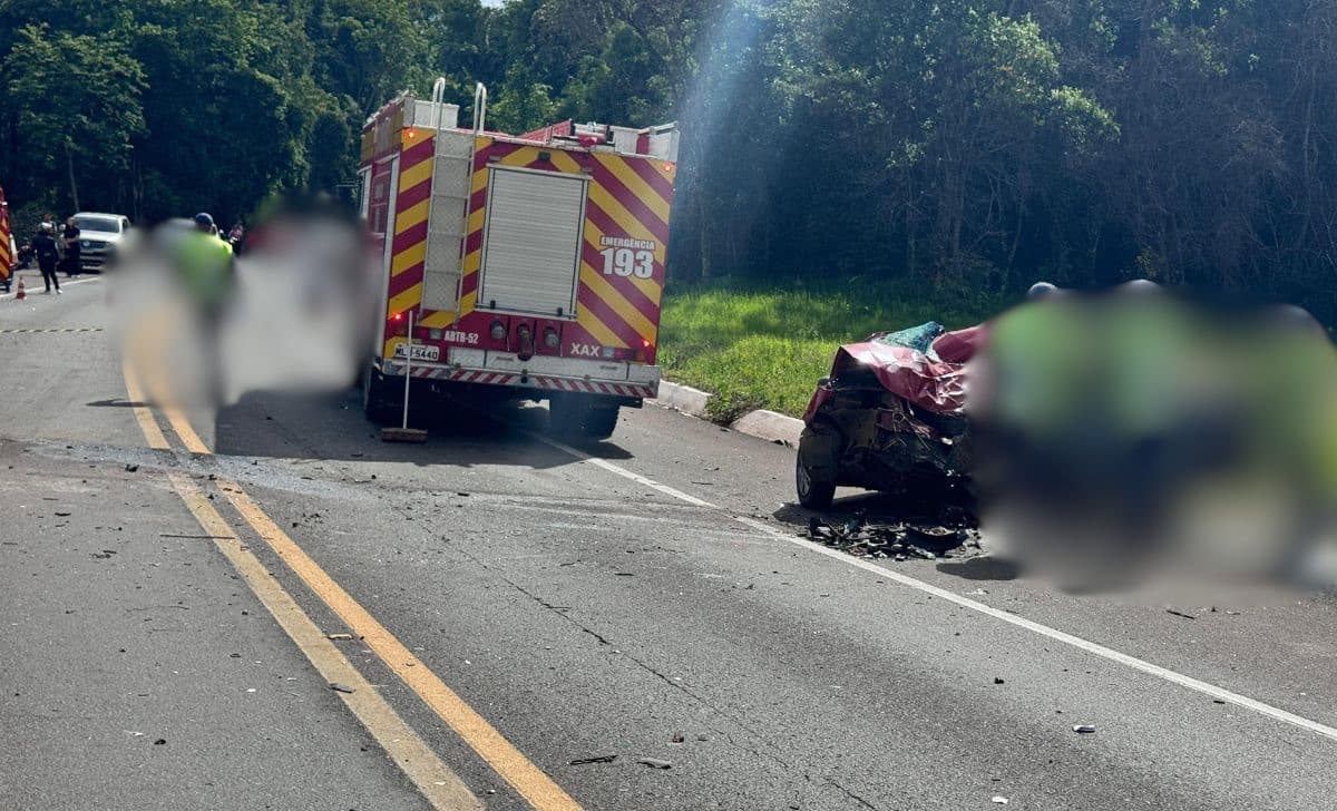 Violenta colisão esmaga caminhonete e mata motorista em rodovia de SC