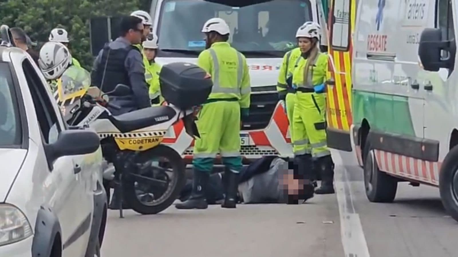 Motorista em surto invade a contramão da BR-101 e acaba baleado por policial em Itajaí