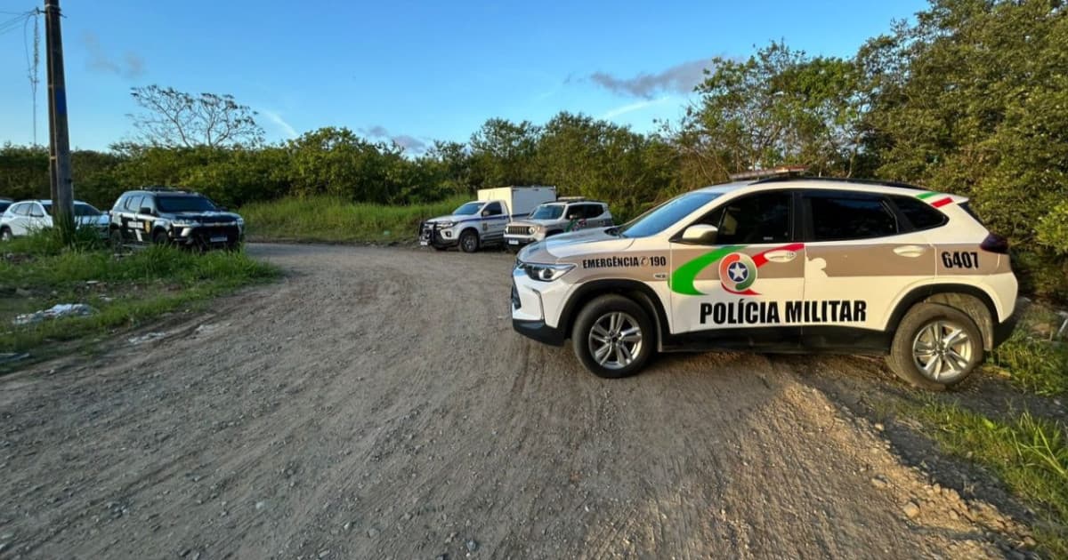 URGENTE: Casal de jovens é encontrado morto em área de mata em Joinville