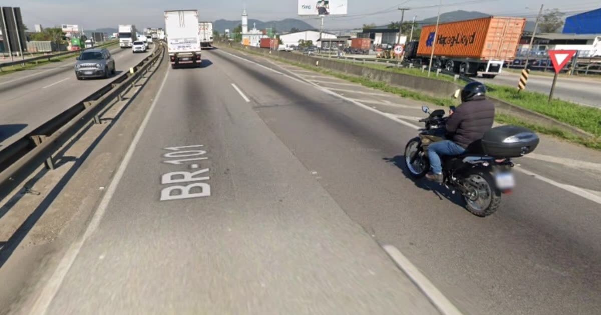 Pedestre é atropelado e morto por carro na BR-101, em Itajaí