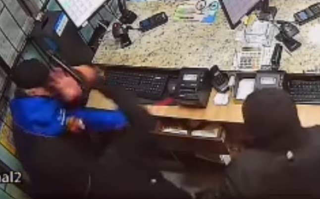 Idoso é covardemente agredido em assalto: “ver meu pai nessas imagens é uma dor que não desejo pra ninguém”