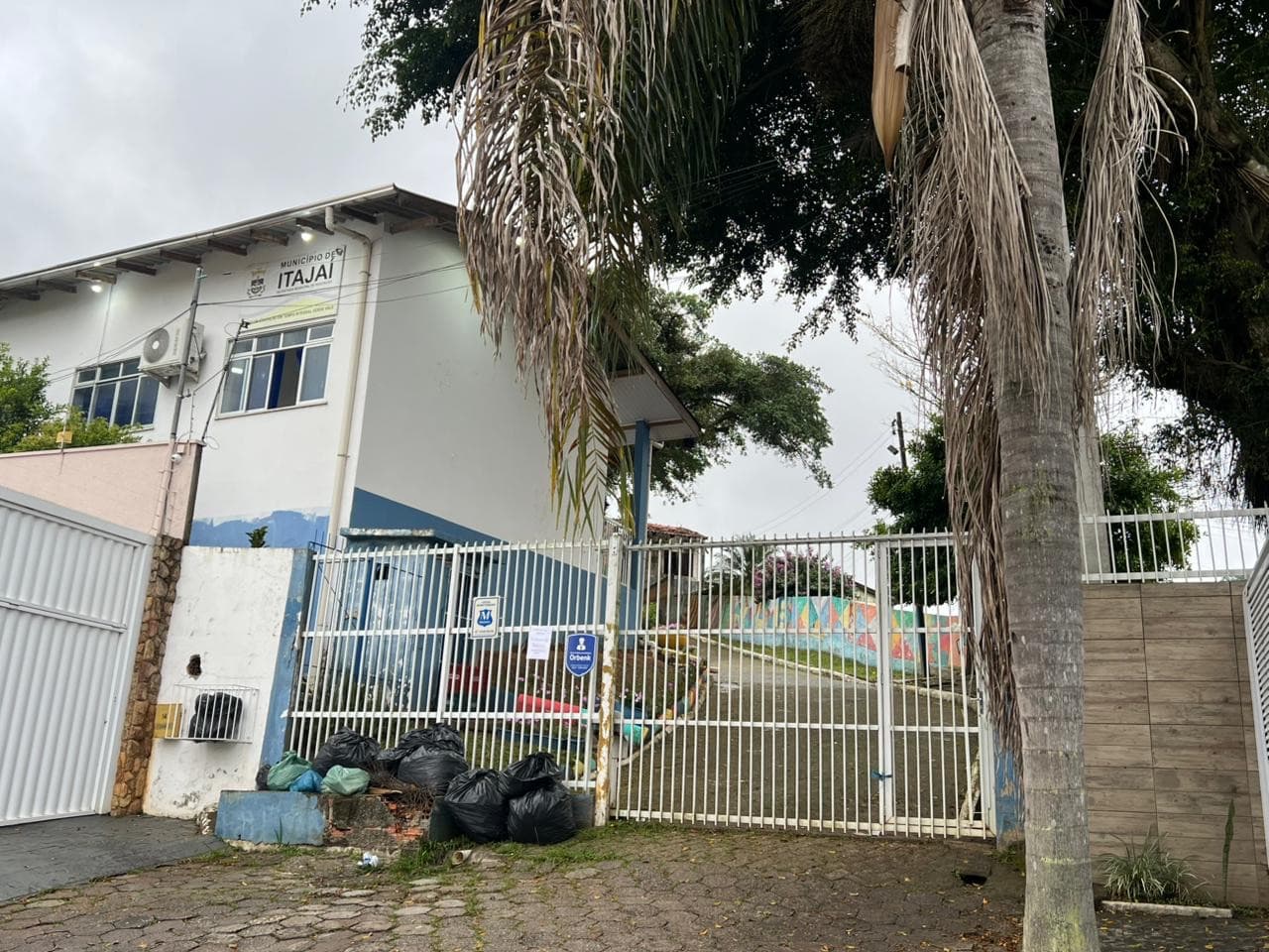 MPSC aciona Justiça para exigir reparos urgentes em escola infantil de Itajaí