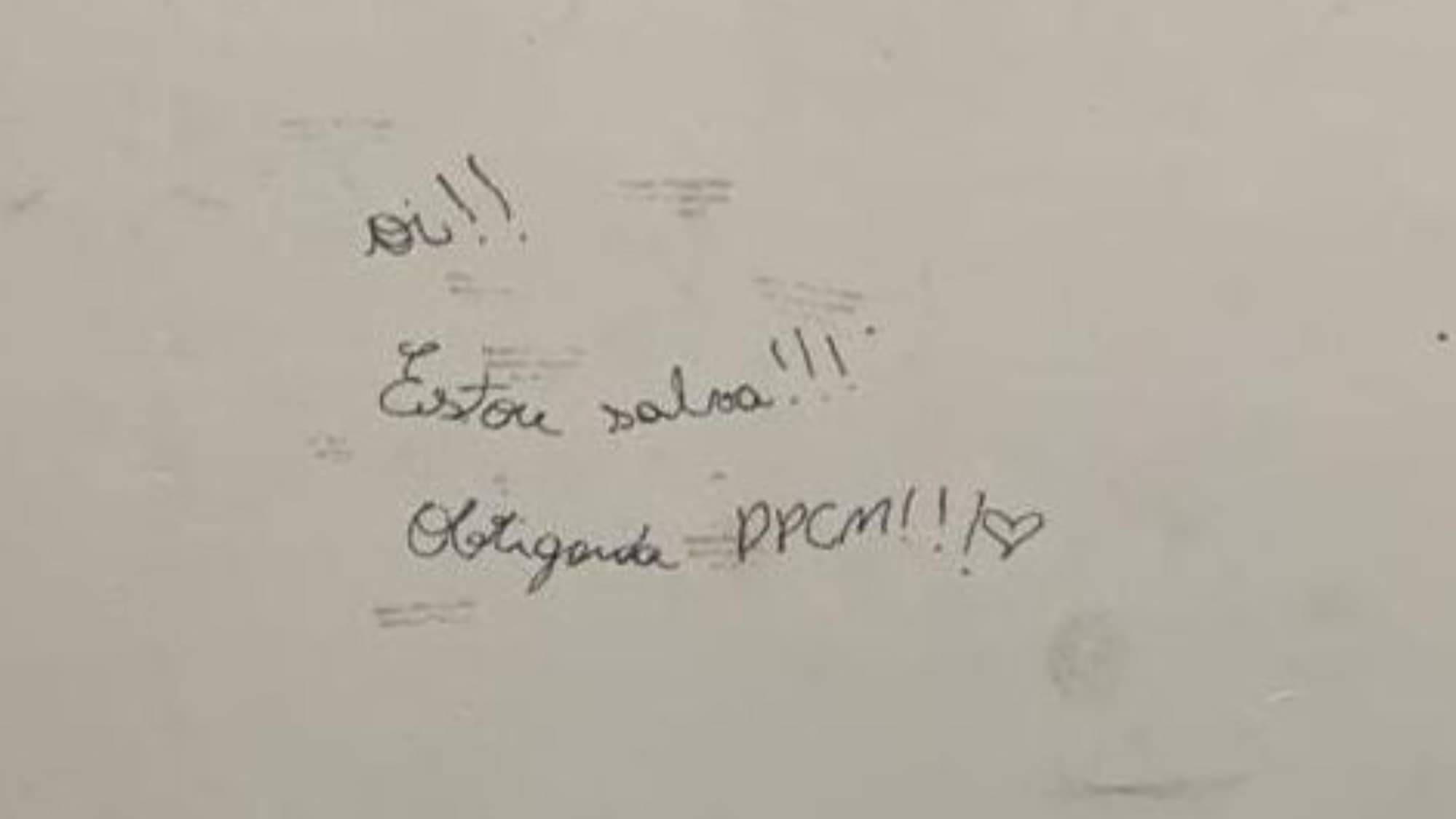 “Oi, estou salva. Obrigada, DPCAMI”: mensagem deixada por criança em delegacia emociona policiais