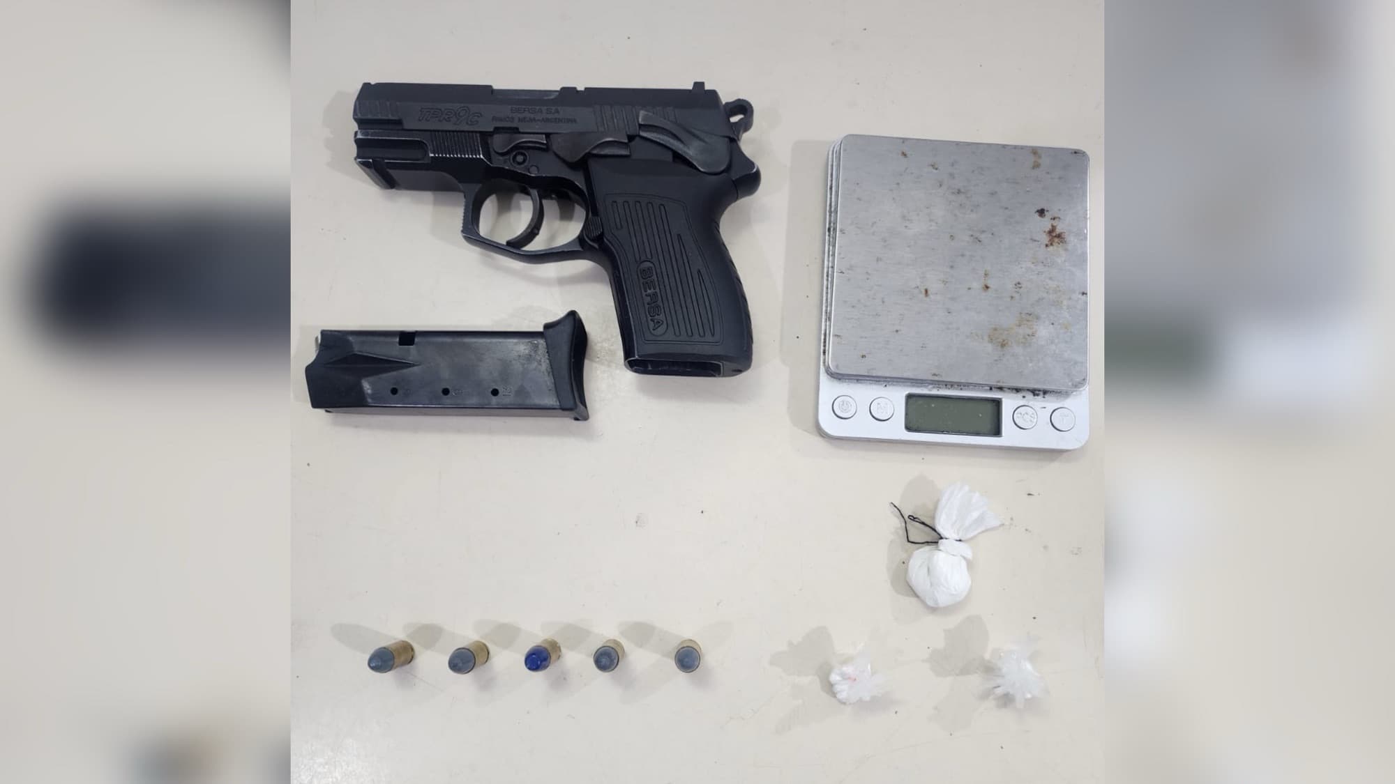 Tráfico de drogas: PM apreende arma com identificação suprimida em Itapema
