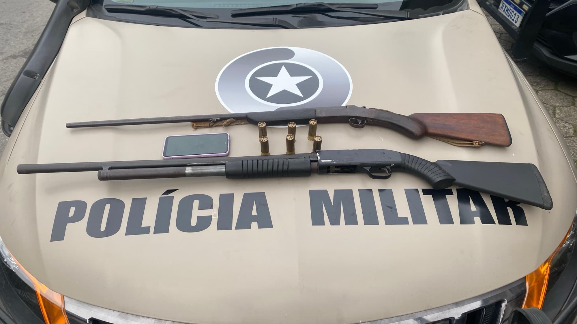 Homem faz ameaça em bar com arma e acaba preso pela PM em Biguaçu