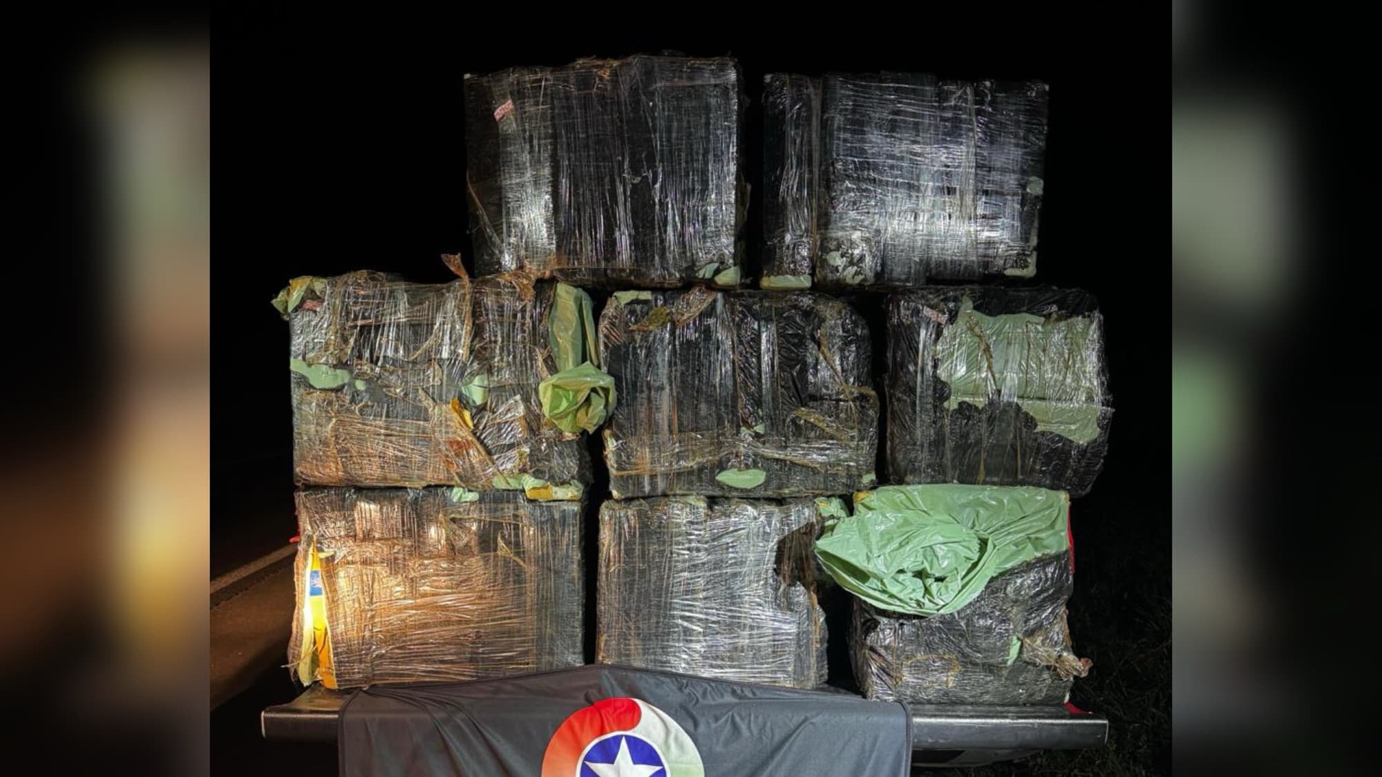 Carga de 270 kg de maconha é flagrada a caminho de Florianópolis após fuga na SC-150