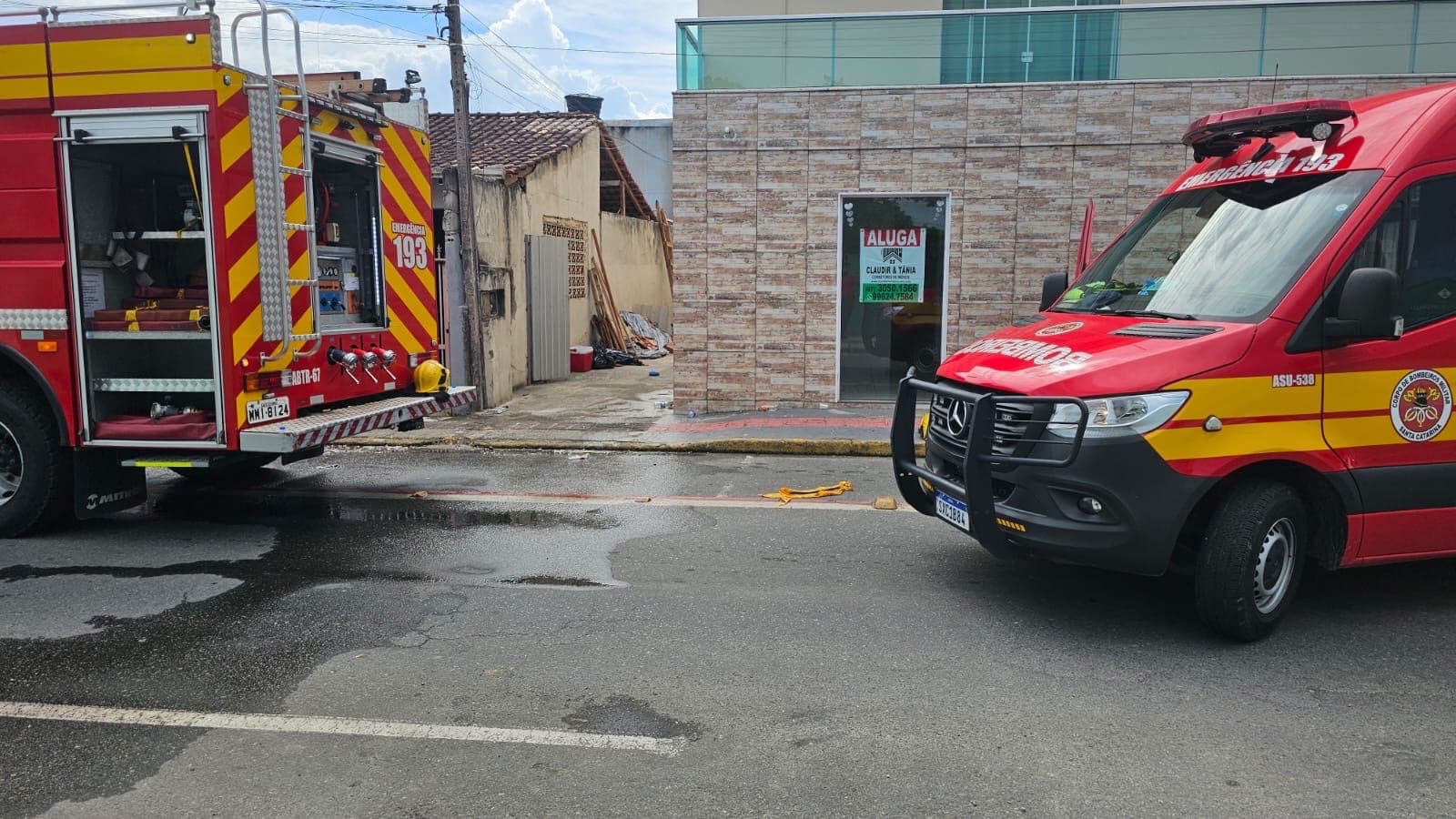 Natal vira pesadelo após incêndio consumir casa de família em Camboriú