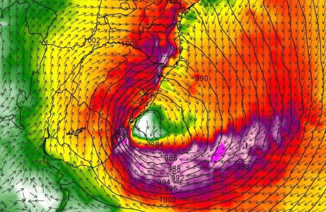 Sul do Brasil em alerta máximo: ciclone deve provocar tornados e enxurradas nos próximos dias