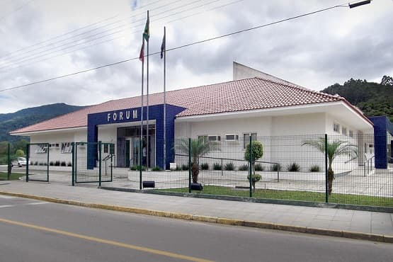 Itapema tem 43 criminosos foragidos da justiça; veja quem são