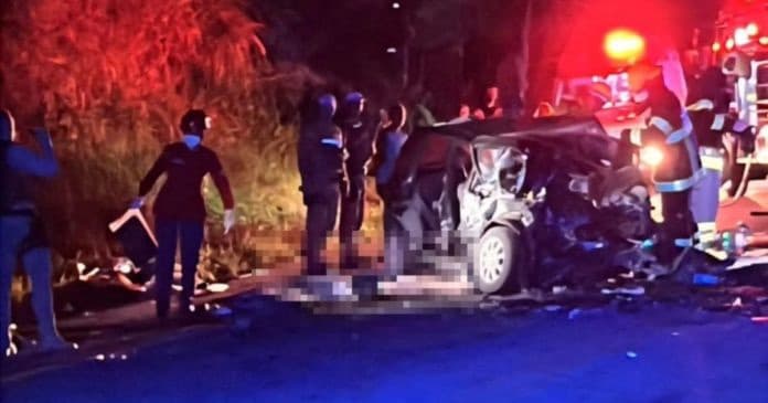 Colisão violenta mata três ocupantes de um carro na SC-108, em Blumenau