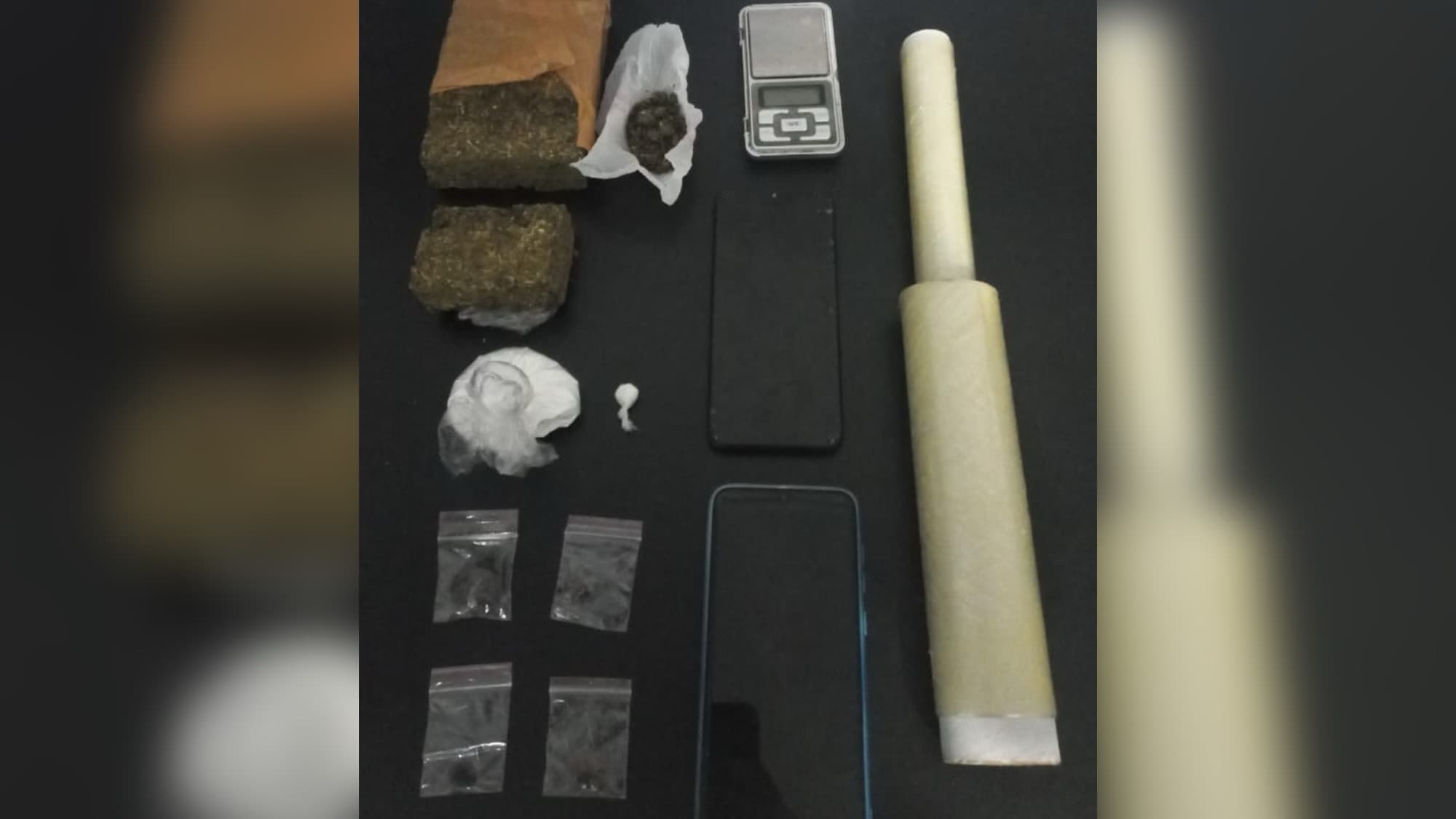 Criança de 11 anos é encontrada sozinha com drogas e casal é preso em Camboriú