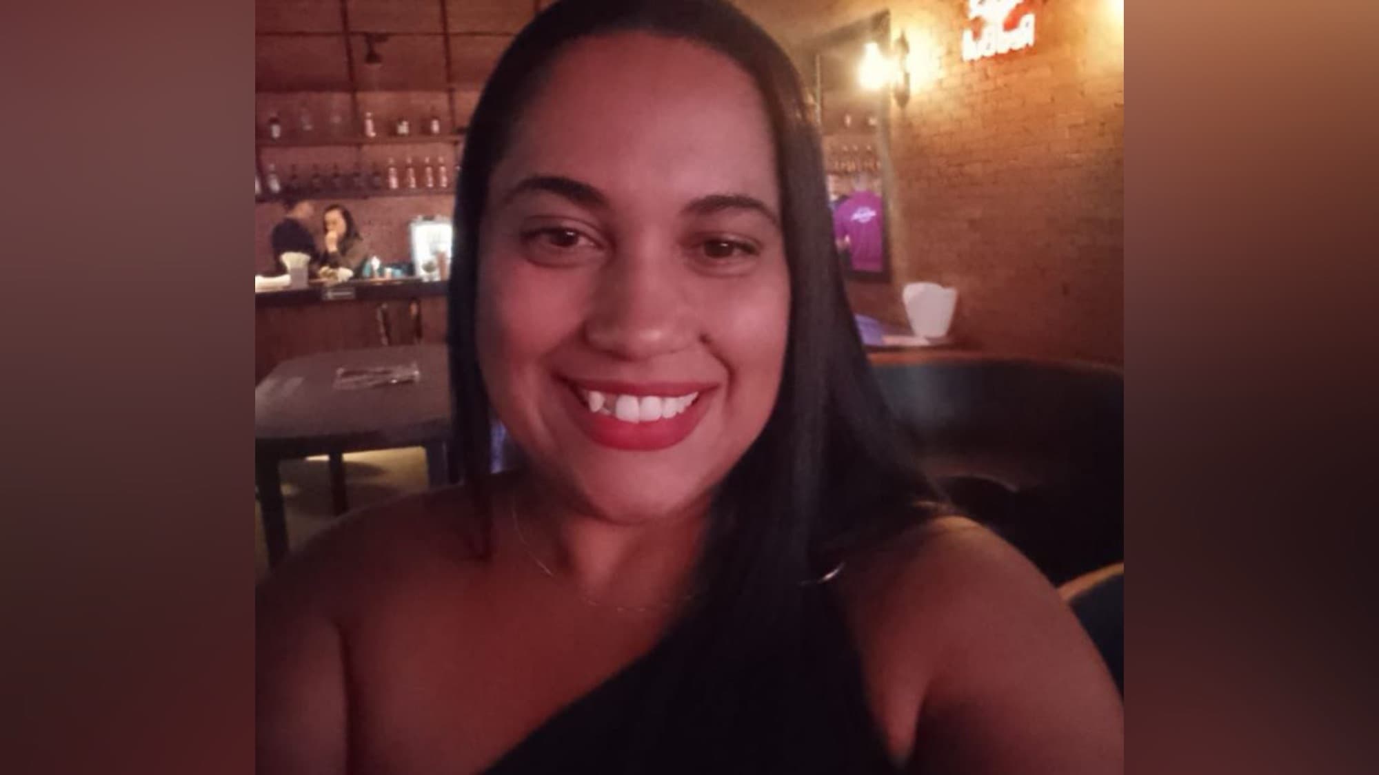 Mulher morre após chaminé de cerca de 400 kg despencar sobre quarto em SC