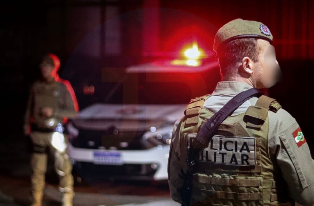Sargento da PMSC é espancado e esfaqueado dentro de casa na Grande Florianópolis: “lutando pela vida”