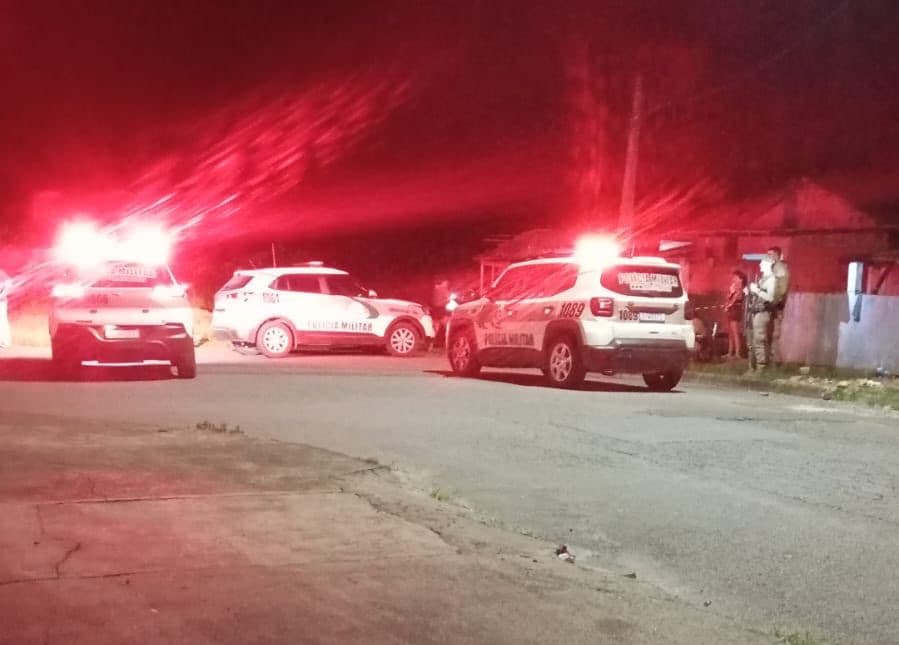 “Aqui é o PGC”: criminosos enviados para matar rivais em Joinville gritaram ao atirar