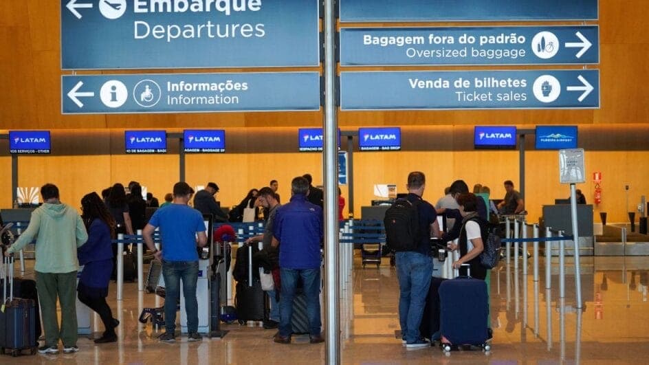 Greve geral na Argentina cancela voos e deixa passageiros sem embarque em Florianópolis