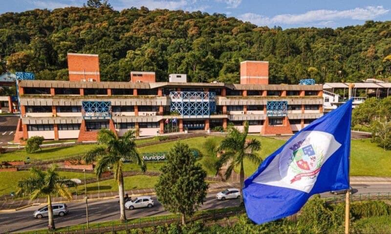 Joinville tem processo seletivo com 52 cargos e salários de até R$ 16 mil