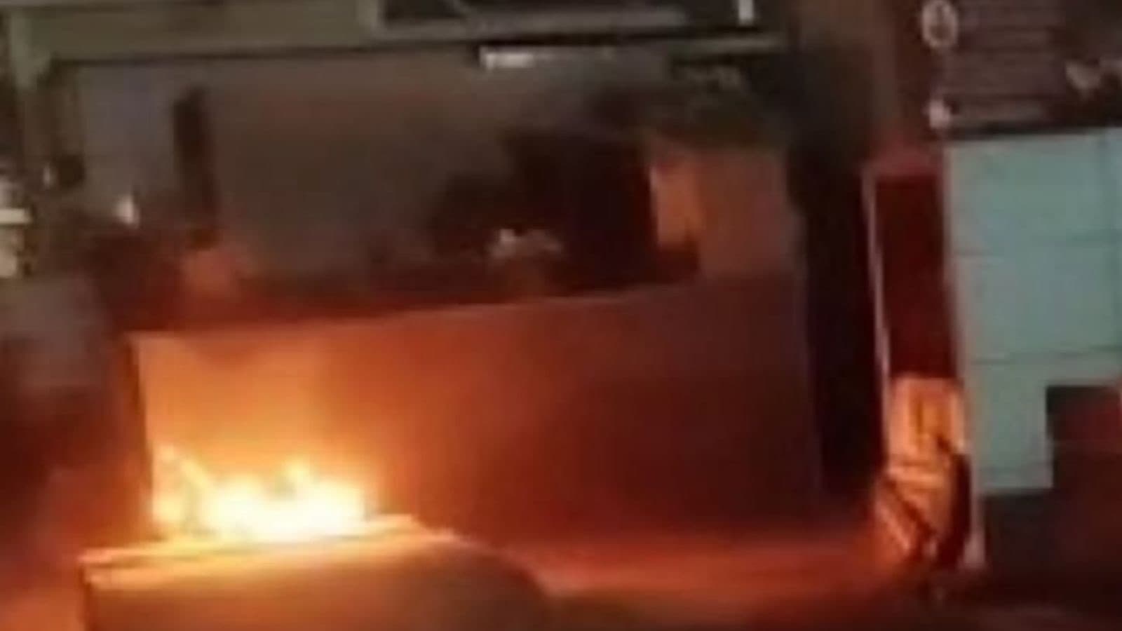 “Festa macabra”: sepulturas são queimadas dentro de cemitério em SC