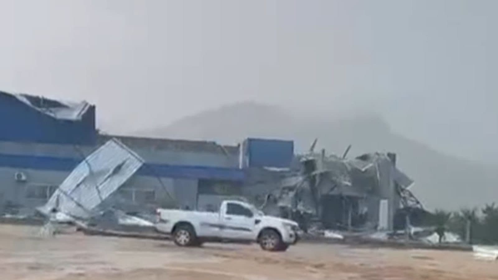 Temporal causa estragos e deixa rastro de destruição em SC