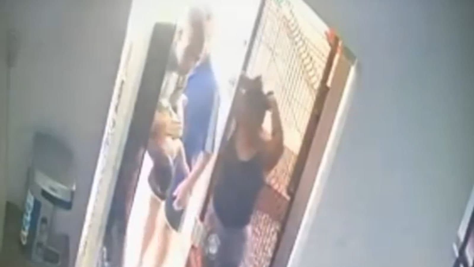 Soldado da PM salva bebê engasgado em posto policial de Balneário Camboriú