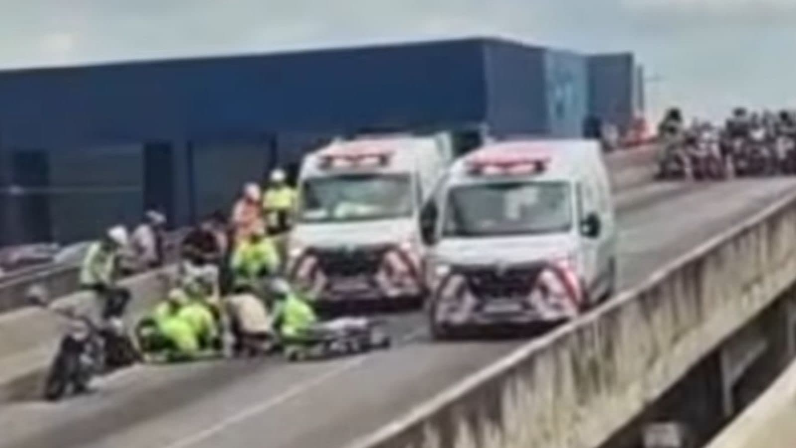 Grave acidente na ponte entre Itajaí e Navegantes deixa trânsito parado na BR-101