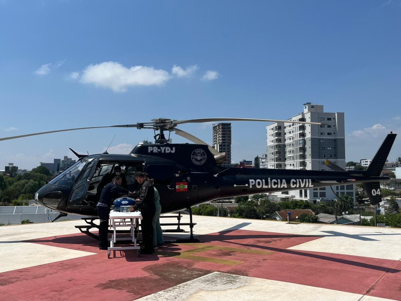 Recém-nascido de apenas 8 dias é transferido de helicóptero em operação urgente em SC