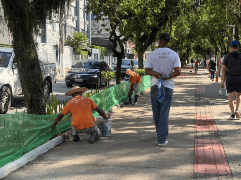 De esmola a carteira assinada: projeto em Florianópolis já tirou mais de 60 pessoas das ruas