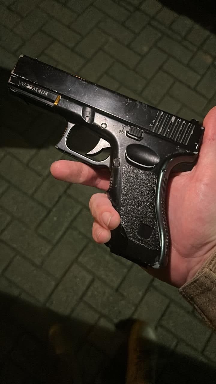 Fugiram de patinete, jogaram “arma” no chão e foram parar dentro da UFSC