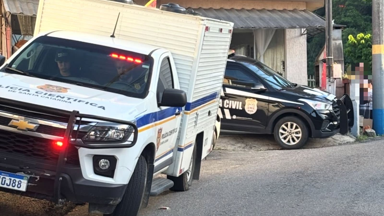 Casal de turistas é encontrado morto em imóvel alugado por aplicativo em Governador Celso Ramos​​​​​​​​​​​​​​​​