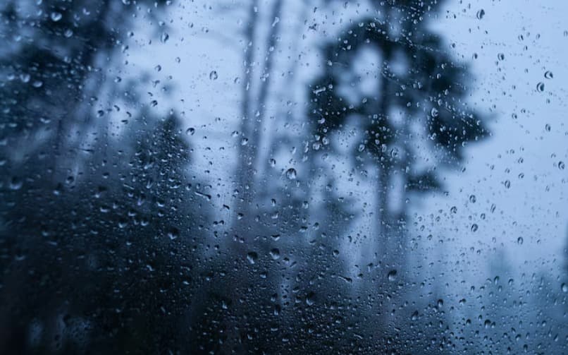 “Virada no tempo”: chuva forte e risco de temporais em SC