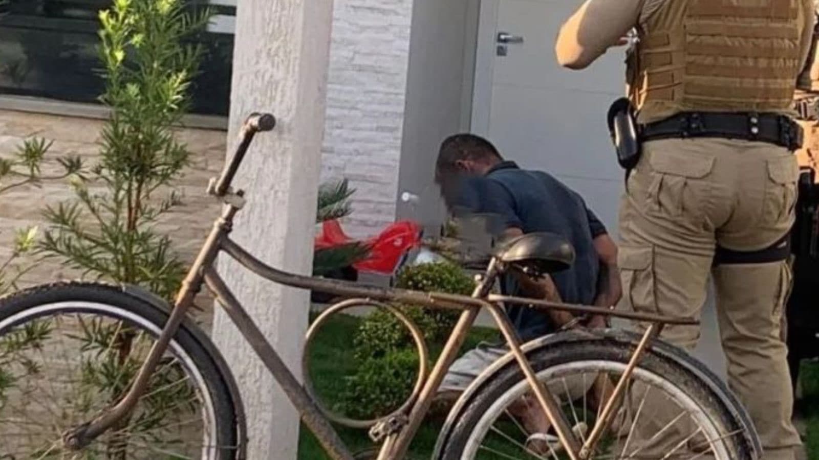 Criança autista é estuprada por homem que morava de favor na casa da família em SC