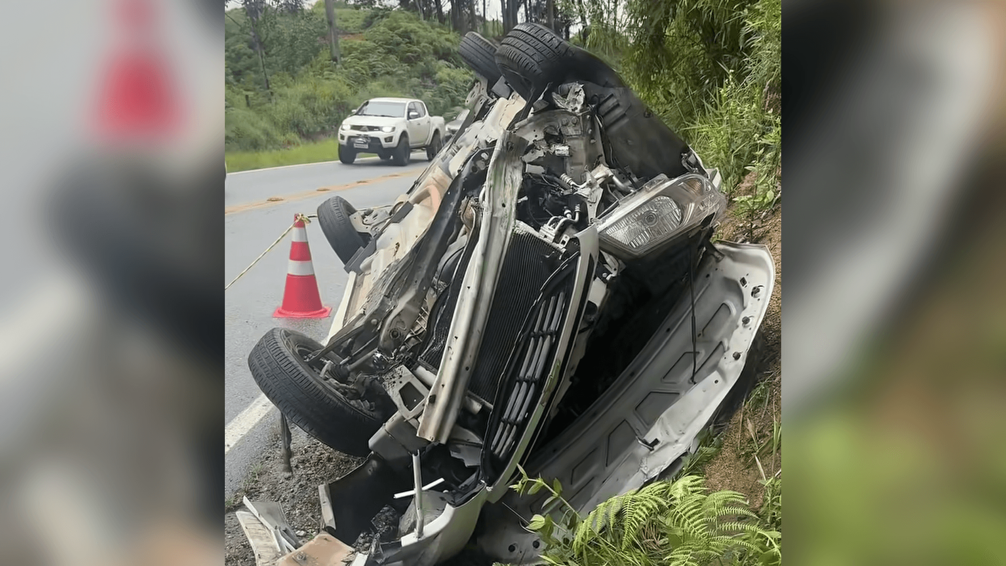 Motorista capota carro em curva da SC-108, entre São João Batista e Nova Trento