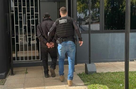 Avô é preso suspeito de abusar da própria neta por mais de três anos em SC