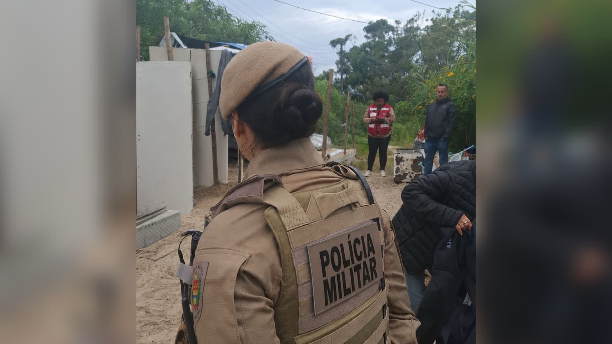 Estrutura irregular em área de preservação é demolida nas Dunas dos Ingleses em Florianópolis