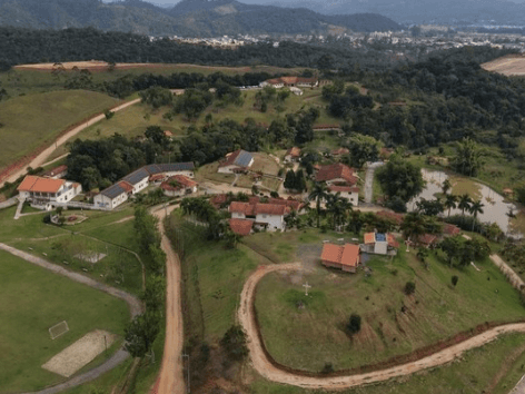 Onde a vida recomeça: comunidade em SC acolhe pessoas e transforma histórias