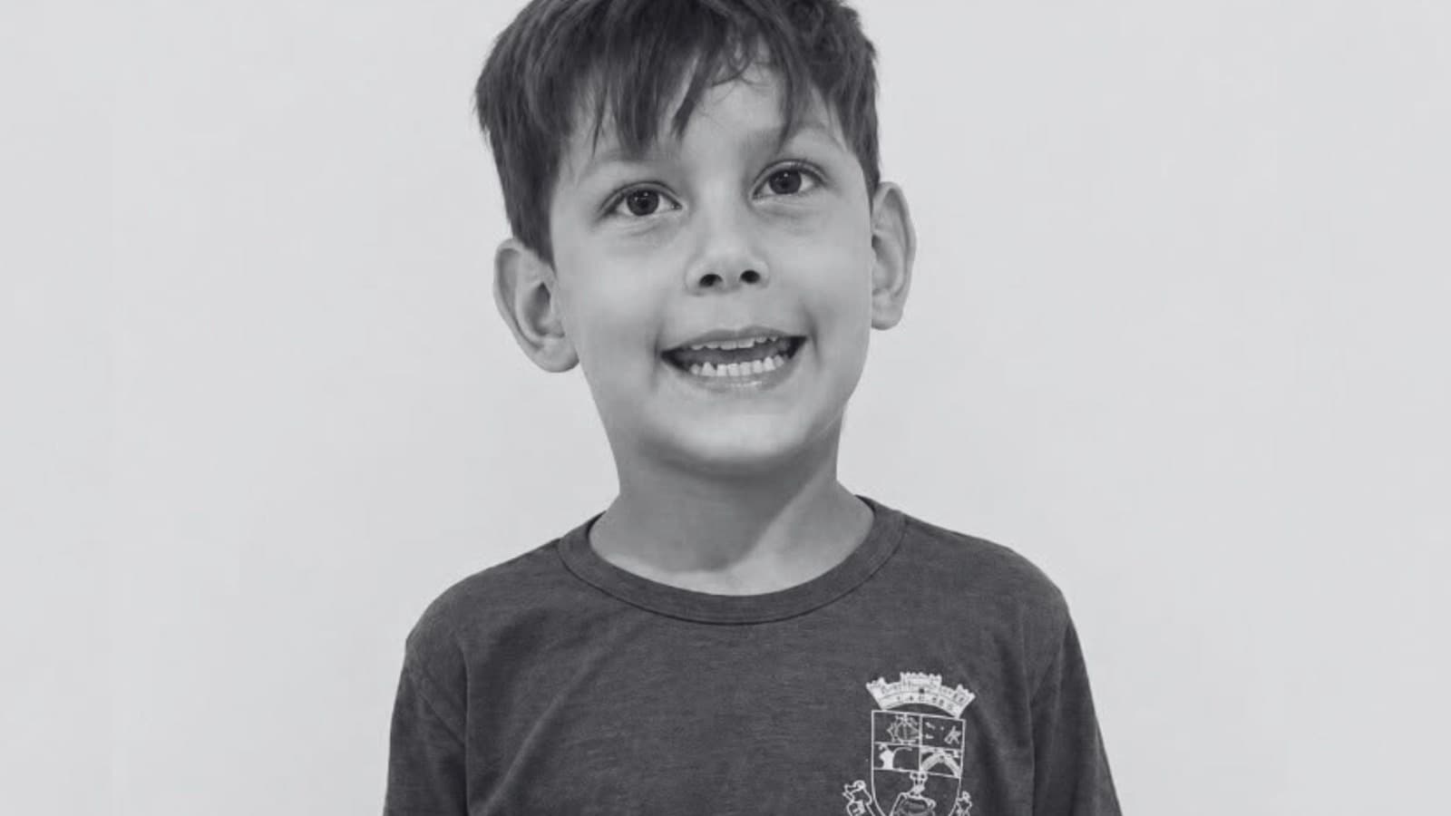 Menino de 5 anos morre após cair de caminhão conduzido pelo pai em SC