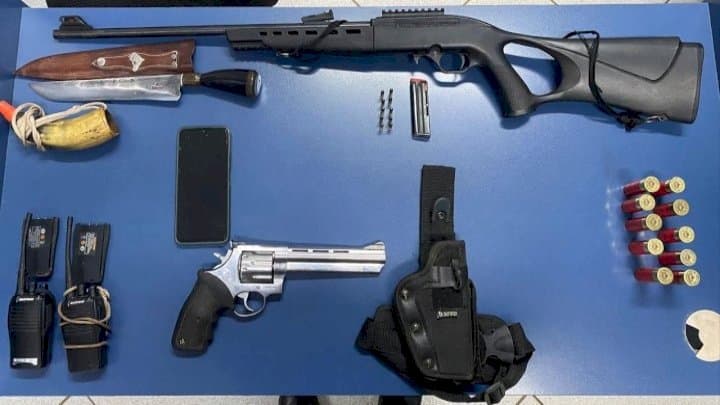 “Armas, cães e munições”: Polícia Militar Ambiental flagra caça ilegal em área rural de SC