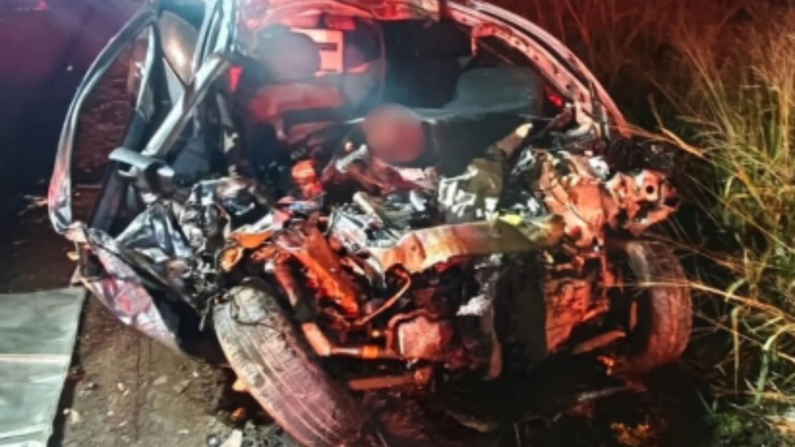 Idoso de 64 anos morre em colisão frontal entre carro e caminhão na BR-282, em SC