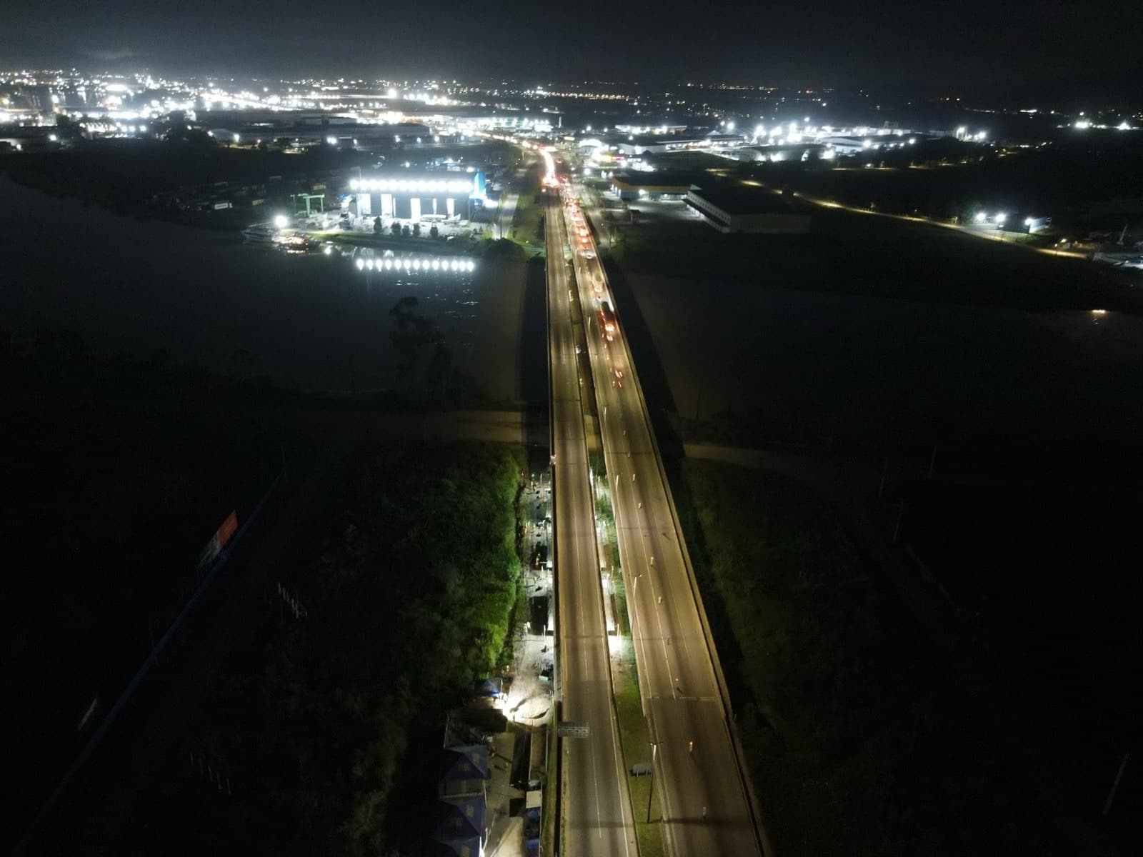 Obras na ponte sobre o Rio Itajaí-Açu avançam e exigem novas alterações no tráfego da BR-101