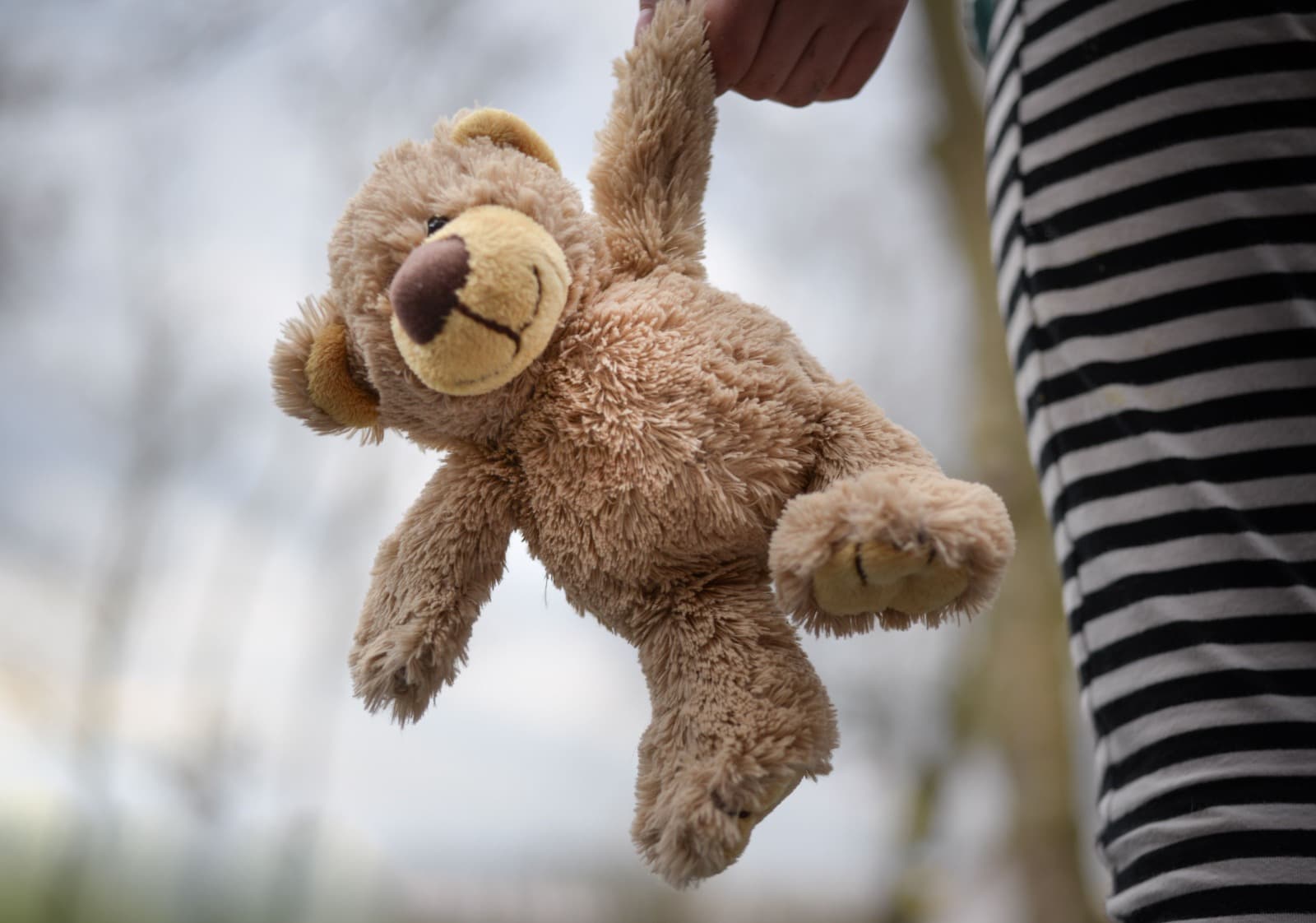 Menino de 11 anos corre à rua pedindo socorro após padrasto agredir a mãe em SC