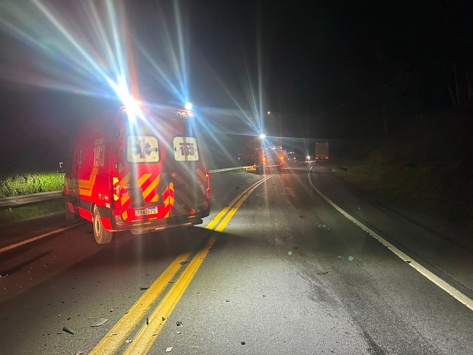 Motociclista de 53 anos morre após bater de frente com caminhão na BR-470, em SC