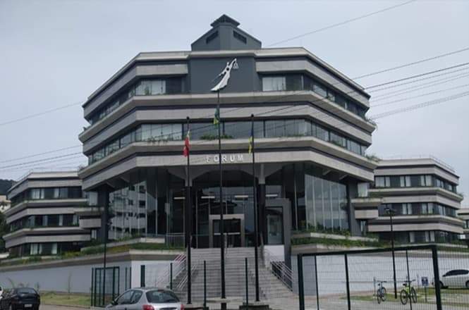 Mataram enquanto ele dormia e esconderam o corpo no sofá: júri de SC condena três por execução de facção
