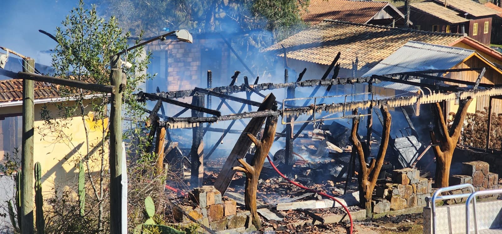 Incêndio destrói tradicional Café Serrano em São Joaquim
