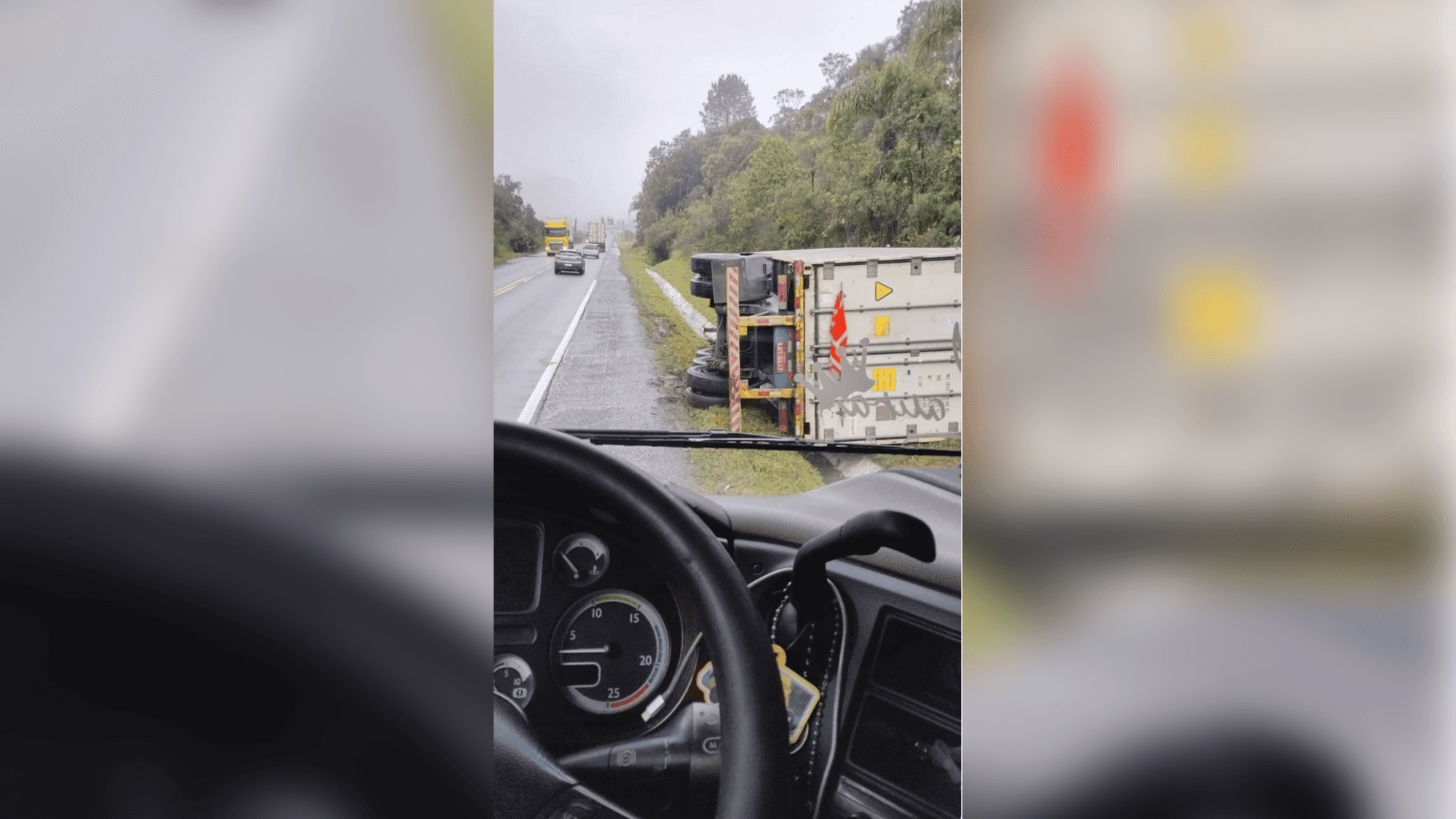 Grupo é preso por furtar carga de carreta tombada na BR-470